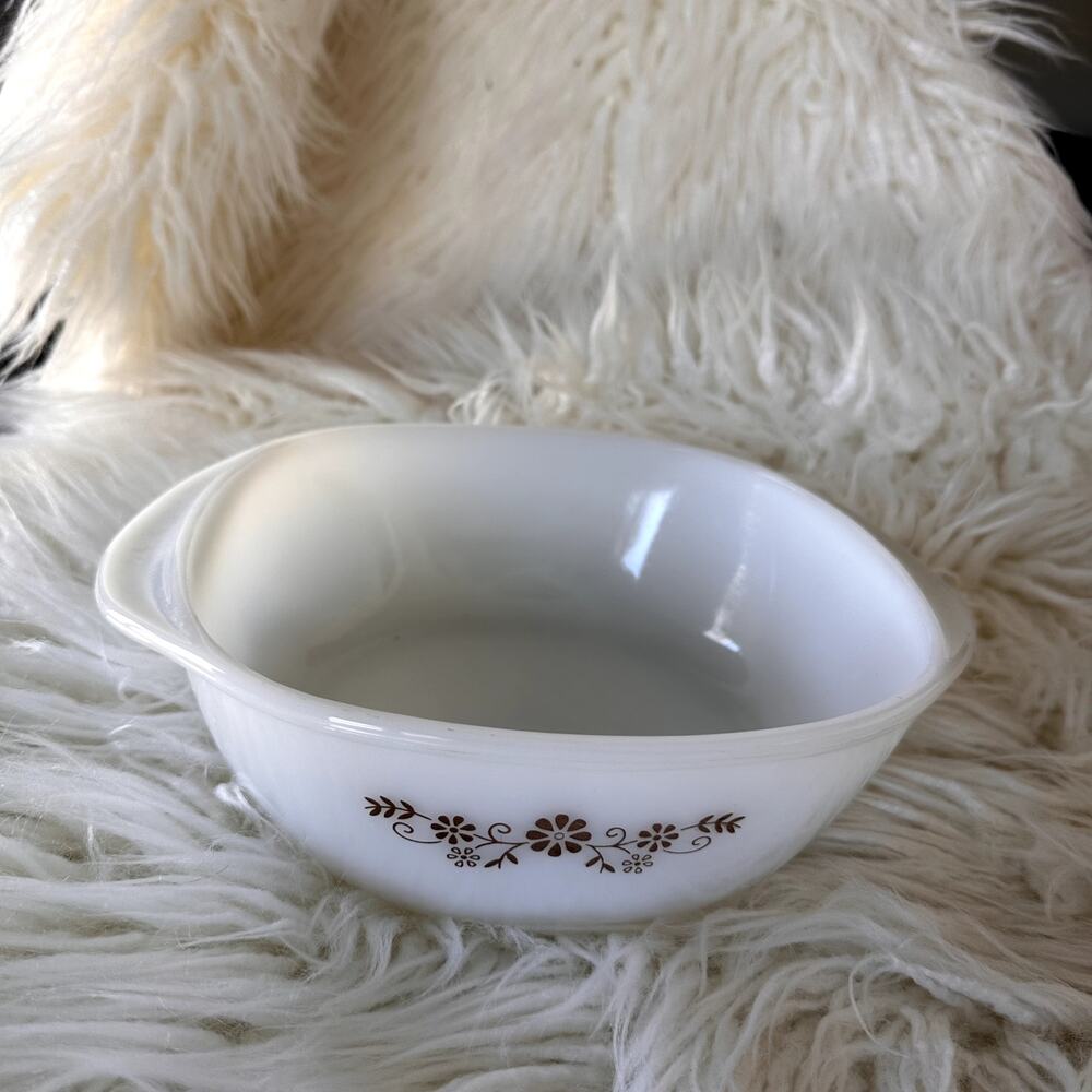 DYNAWARE PYR-O-REY Brown Daisy Casserole Dish Vintage